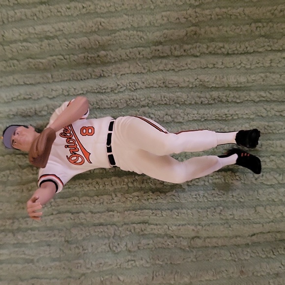 1998 Hallmark Keepsake Ornament - Cal Ripken Jr. At the Ballpark - Orioles - Picture 5 of 9